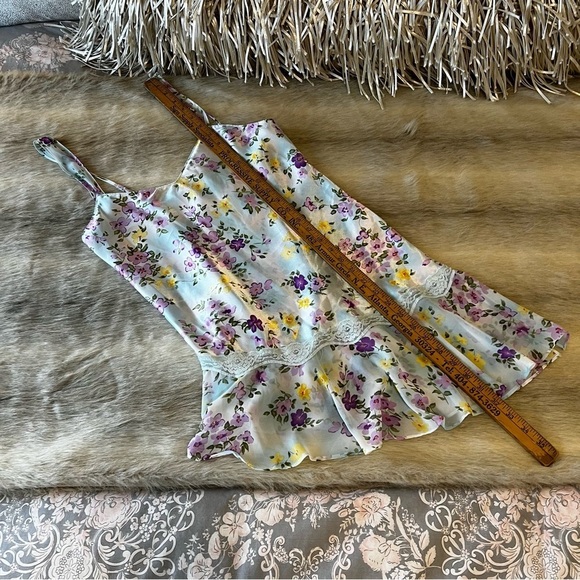 Vintage-Inspired Blue and Purple Chemise with Ruffled Details - Picture 11 of 13